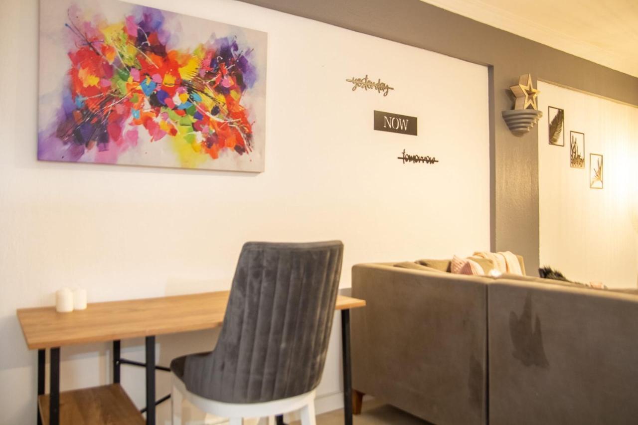 Amazing Flat Near The Coast With A Delightful Shared Terrace Close To Public Transportation In Karsiyaka Izmir Bagian luar foto