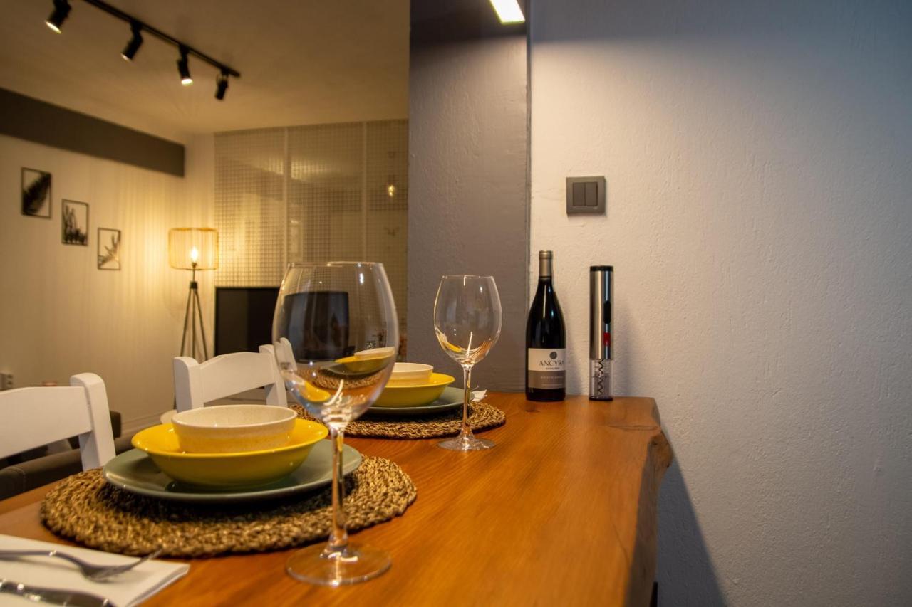 Amazing Flat Near The Coast With A Delightful Shared Terrace Close To Public Transportation In Karsiyaka Izmir Bagian luar foto