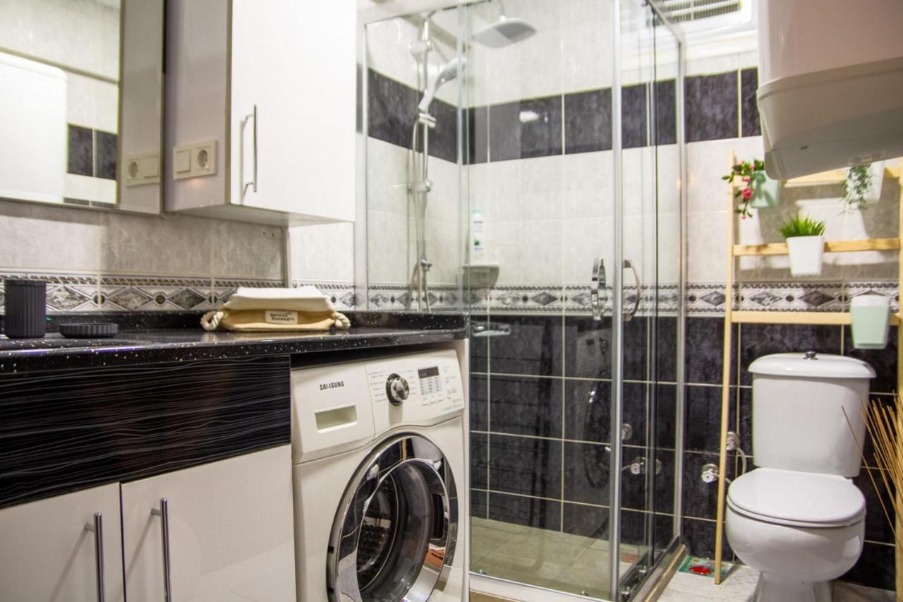 Amazing Flat Near The Coast With A Delightful Shared Terrace Close To Public Transportation In Karsiyaka Izmir Bagian luar foto
